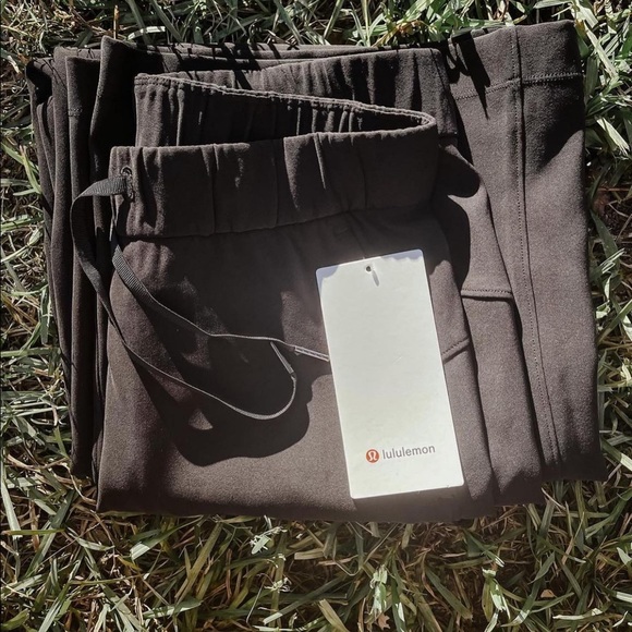 lululemon athletica Pants - NWT• LuLuLemon “On the Fly” Pants